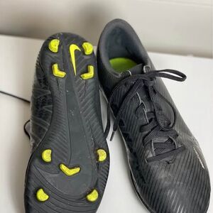 Nike Mercurial Soccer Cleats Youth Size 5.5Y Black/Volt